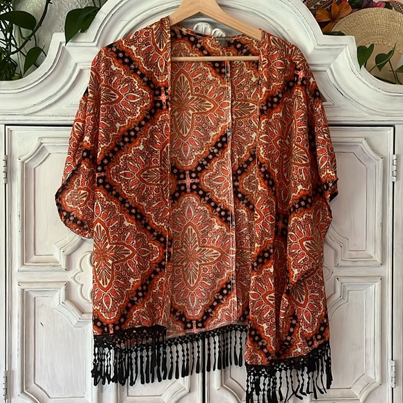 5 for $25! Charlotte Russe Kimono Cardigan with Black Fringe Size M - Picture 1 of 6